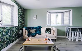 Brand New 1 & 2 Bed Flats Next To Eccles Station